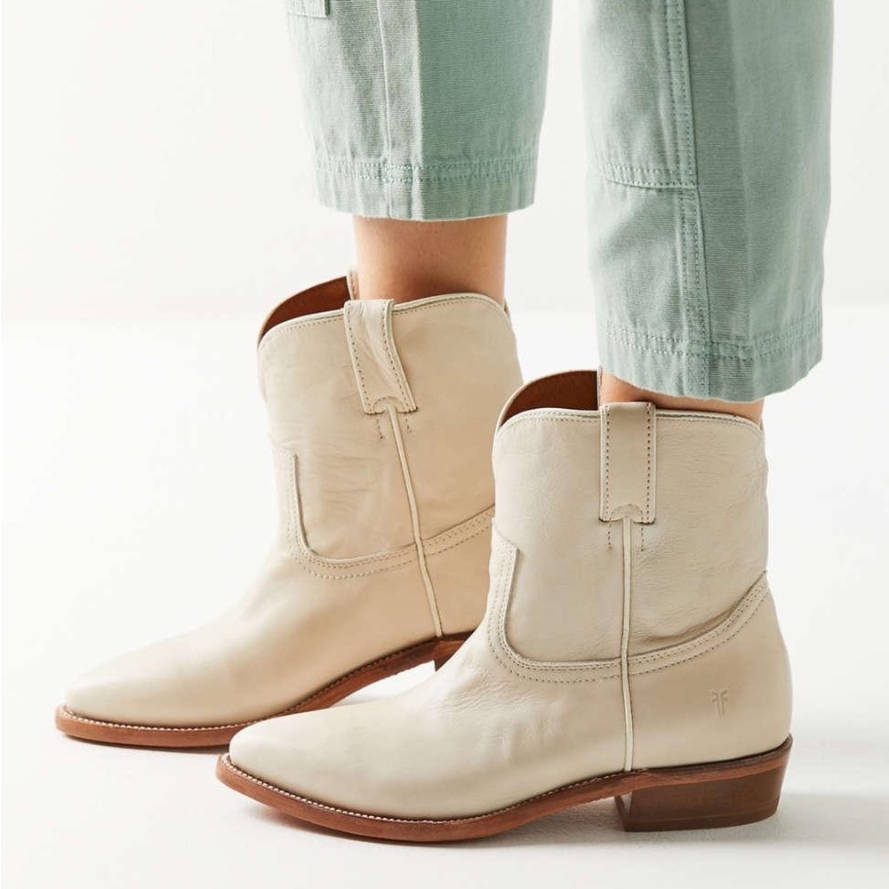 $398 Frye Billy Inside Zip Ivory White Leather Southern Cowboy Short Ankle Boot - Picture 2 of 16